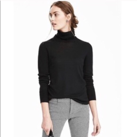 Banana Republic Turtle Neck Merino Wool 